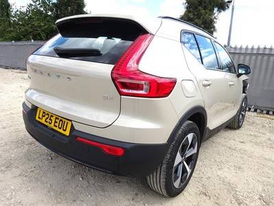 2025 25 REG VOLVO XC40 + B4 AUTO DAMAGED REPAIRABLE SALVAGE - £13,995 -